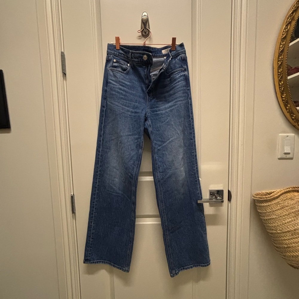AYR women’s straight leg jean.  Size 28